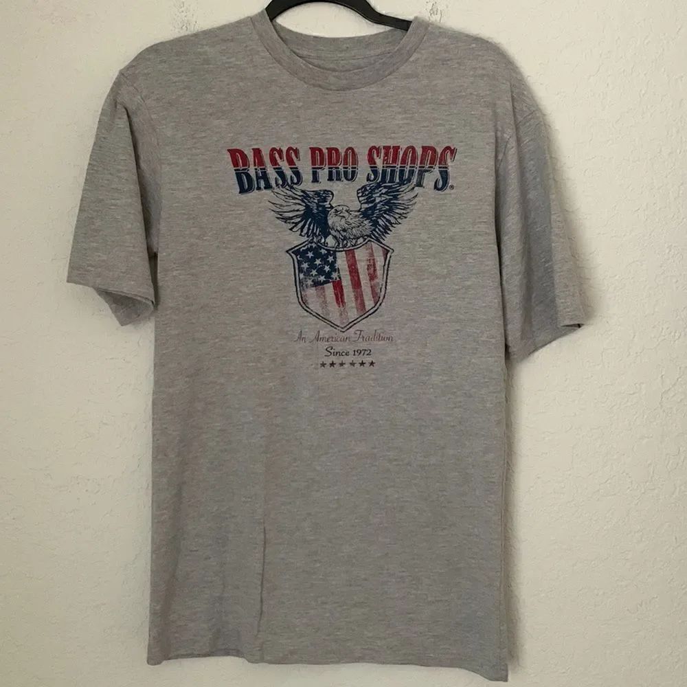 Bass Pro Shops Men’s Gray T-Shirt Size S